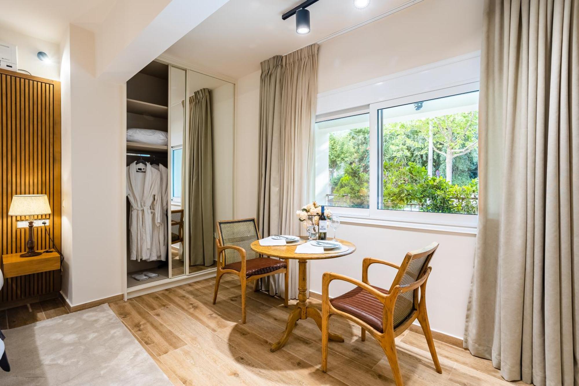 Villy'S Comfort Zone Apartments Kalamáta Kültér fotó